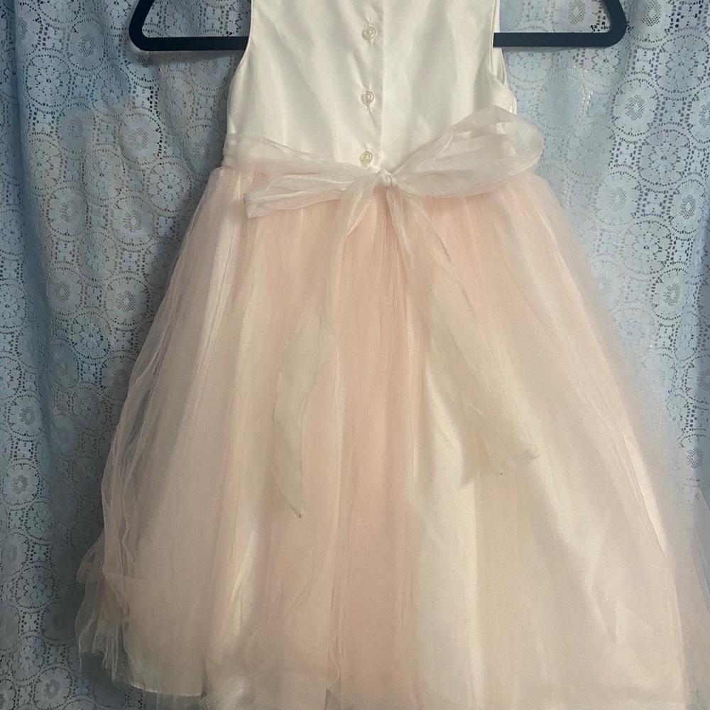 Beautiful pink and white girls 5T dress.